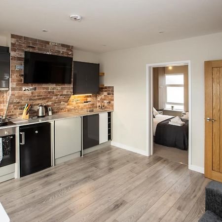 Bright And Luxurious Flat In The Heart Of Reading Apartment Exterior photo
