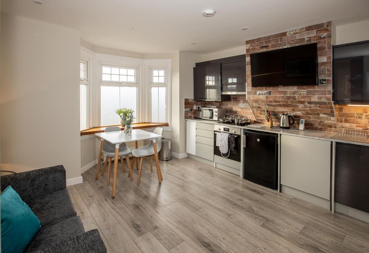 Bright And Luxurious Flat In The Heart Of Reading Apartment Exterior photo